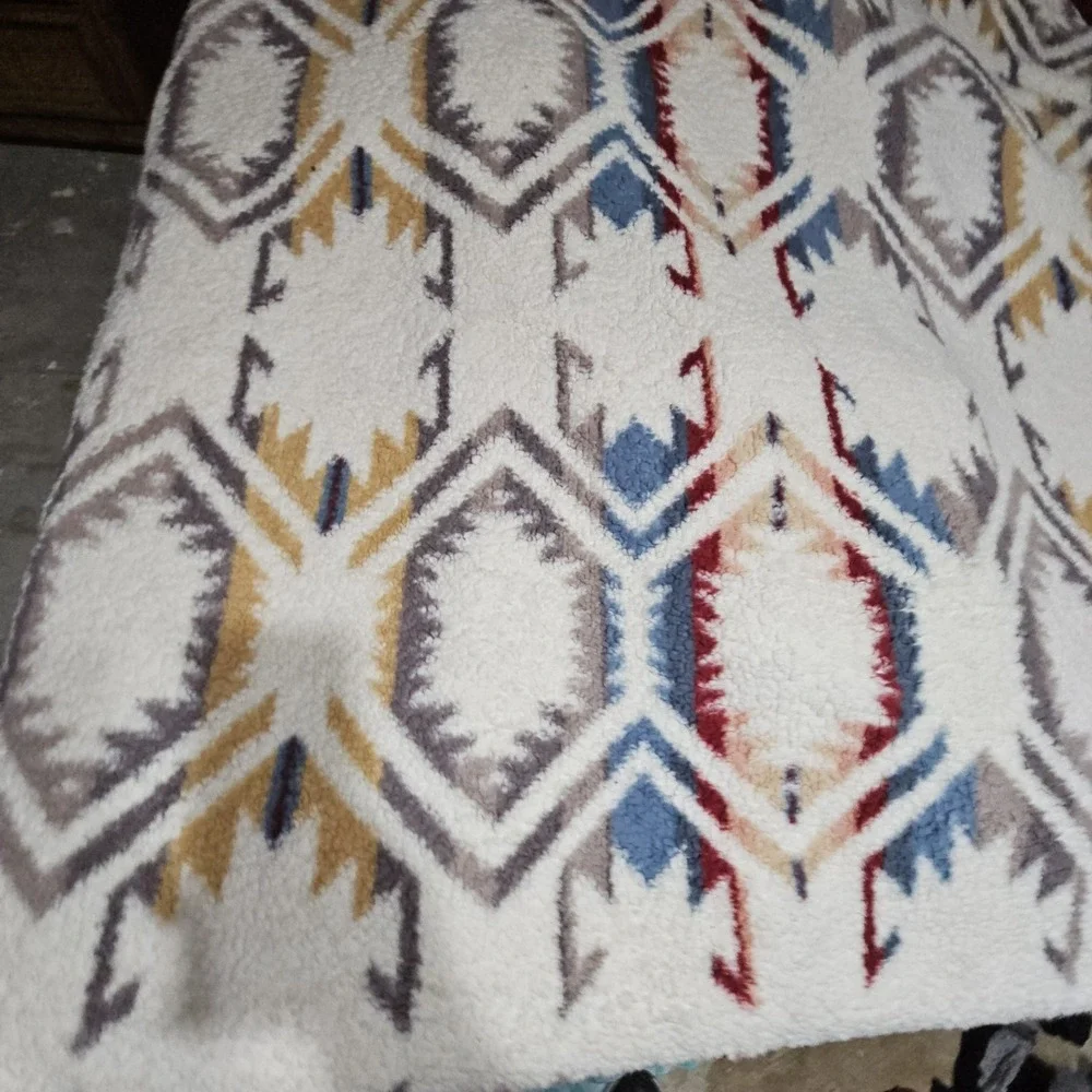Pendleton Avra Valley KING Sherpa Fleece Blanket 111